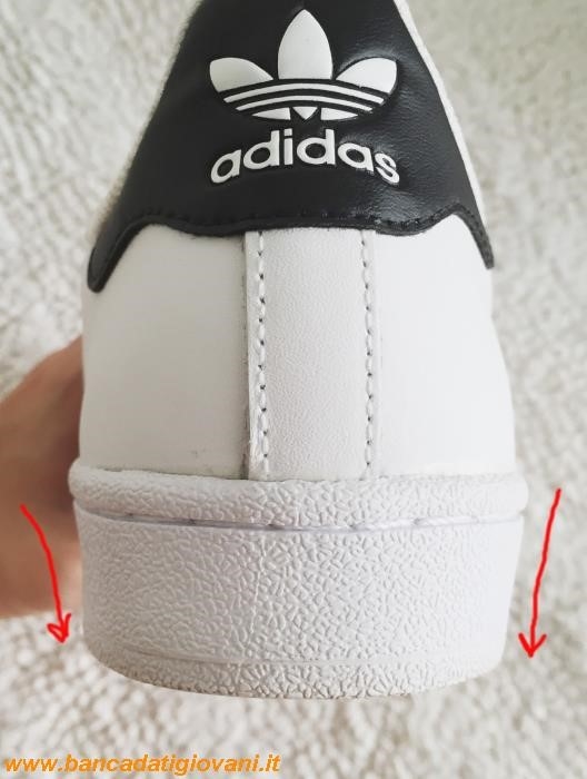 Adidas Superstar Fake